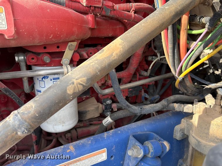 image for item EV4425 2017 Peterbilt 579 semi truck