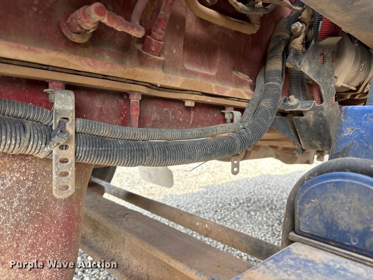 image for item EV4425 2017 Peterbilt 579 semi truck