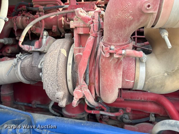 image for item EV4425 2017 Peterbilt 579 semi truck