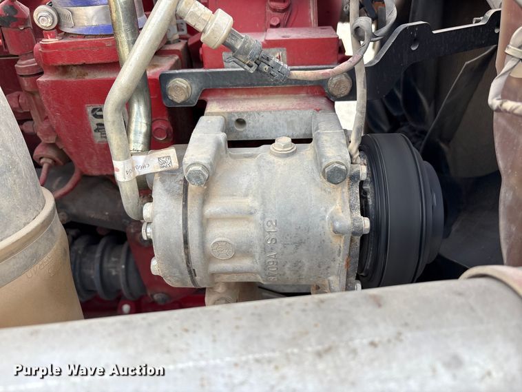 image for item EV4425 2017 Peterbilt 579 semi truck