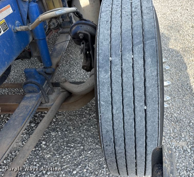 image for item EV4425 2017 Peterbilt 579 semi truck