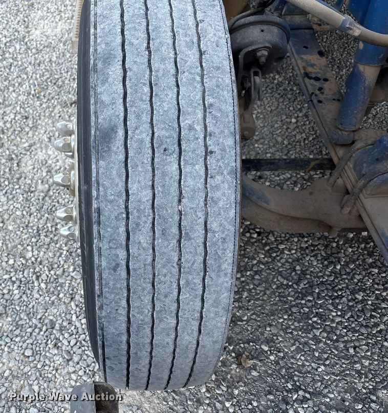 image for item EV4425 2017 Peterbilt 579 semi truck