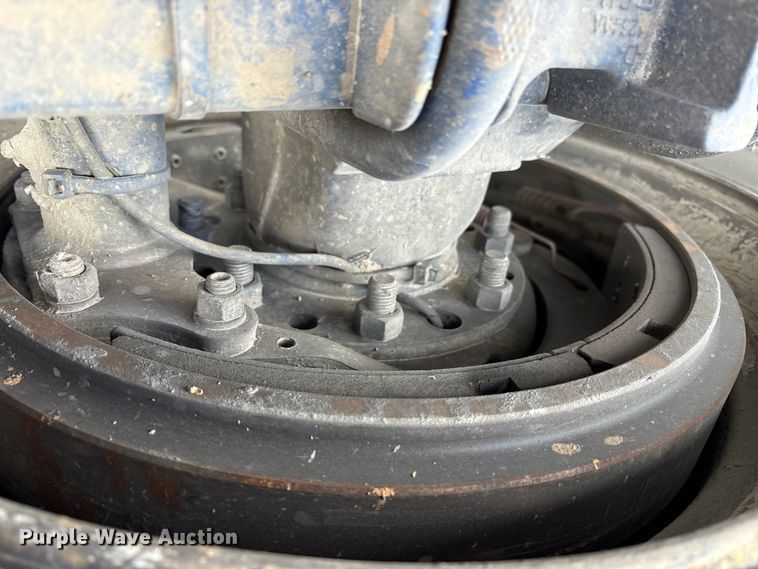 image for item EV4425 2017 Peterbilt 579 semi truck