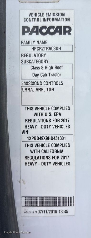 image for item EV4425 2017 Peterbilt 579 semi truck