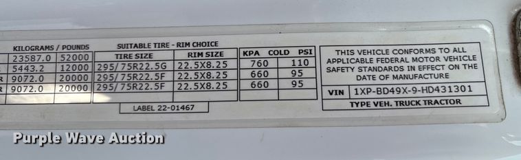 image for item EV4425 2017 Peterbilt 579 semi truck