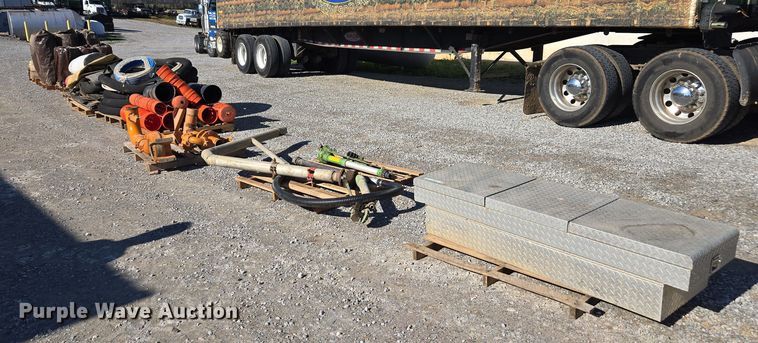 image for item EV4501 Toolbox and supplies