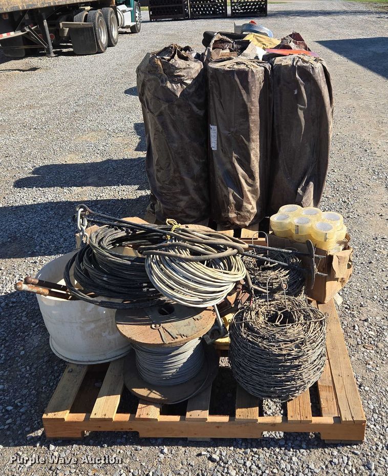 image for item EV4501 Toolbox and supplies