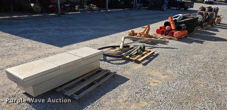 image for item EV4501 Toolbox and supplies