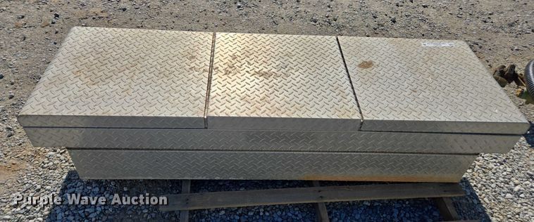 image for item EV4501 Toolbox and supplies