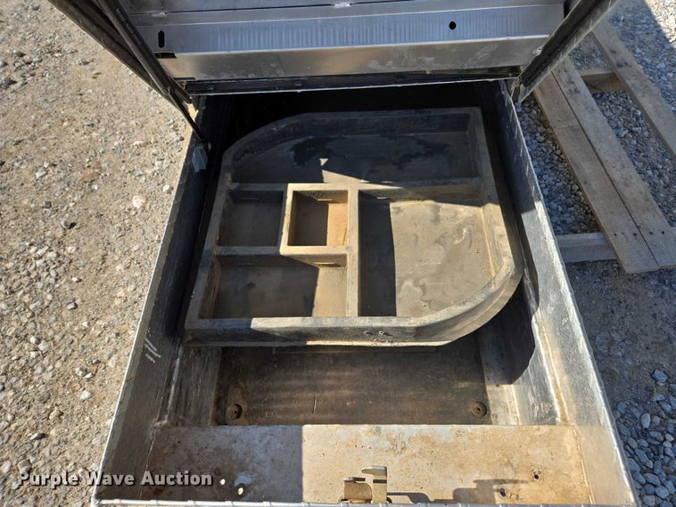 image for item EV4501 Toolbox and supplies