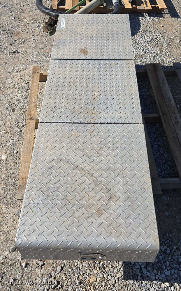 image for item EV4501 Toolbox and supplies