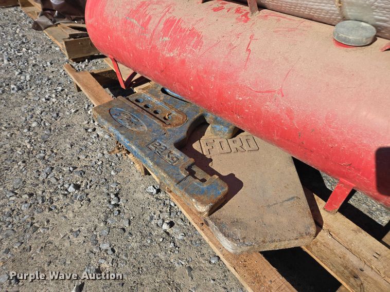 image for item EV4501 Toolbox and supplies