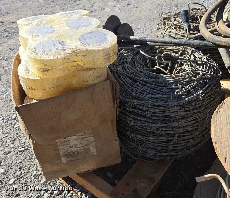 image for item EV4501 Toolbox and supplies