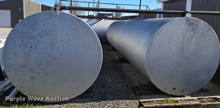 image for item EV4505 (3) fuel tanks and pumps