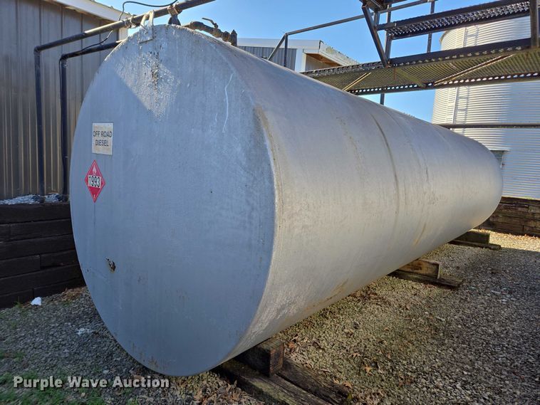 image for item EV4505 (3) fuel tanks and pumps