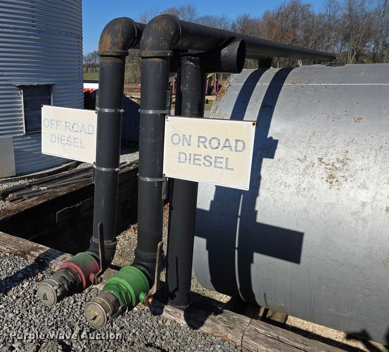 image for item EV4505 (3) fuel tanks and pumps