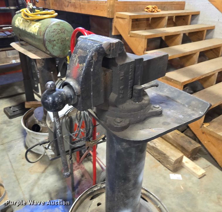 image for item EV4513 Welders and shop equipment