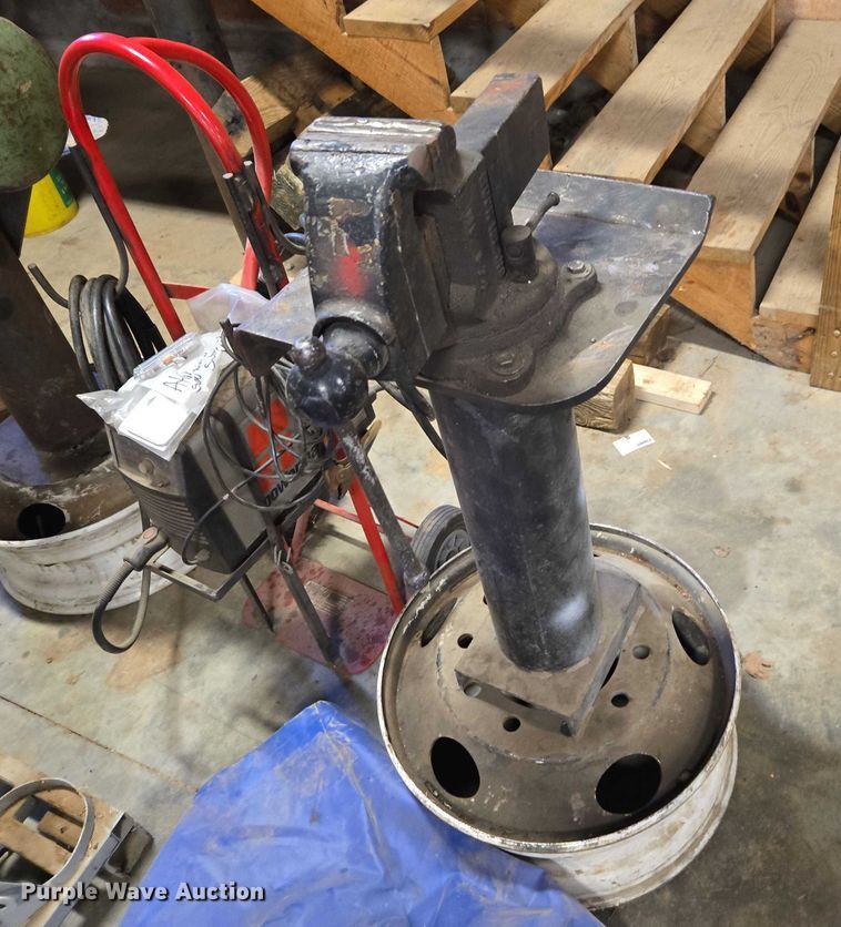 image for item EV4513 Welders and shop equipment