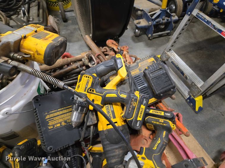 image for item EV4514 Shop equipment