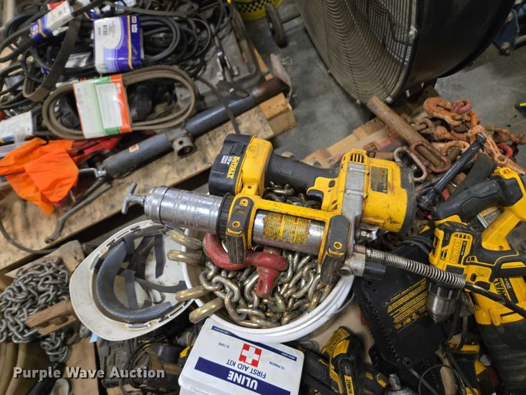 image for item EV4514 Shop equipment