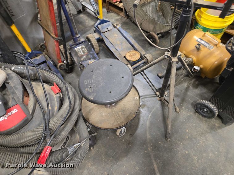 image for item EV4514 Shop equipment