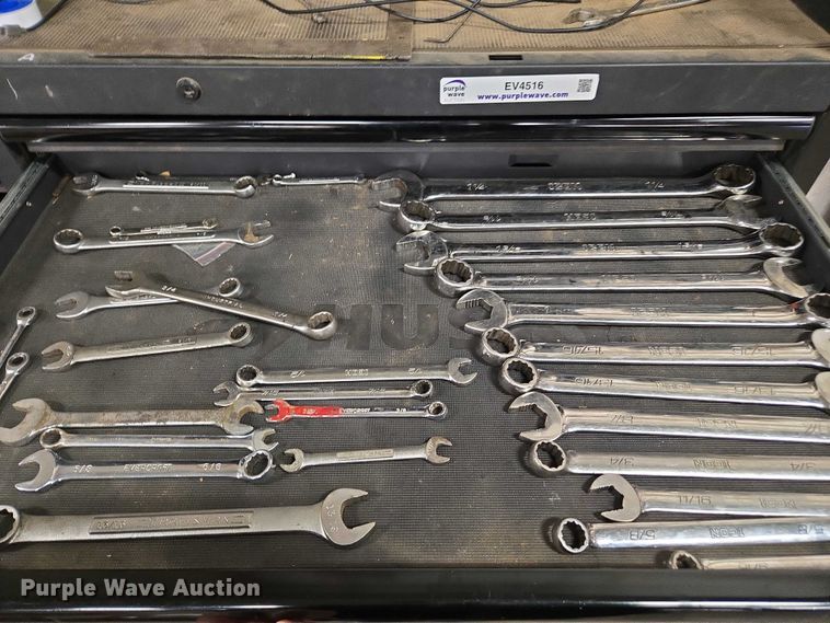 image for item EV4516 Shop tools and bolts