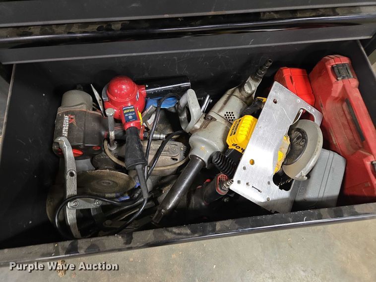 image for item EV4516 Shop tools and bolts