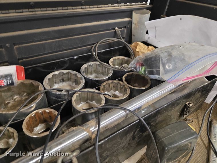 image for item EV4516 Shop tools and bolts