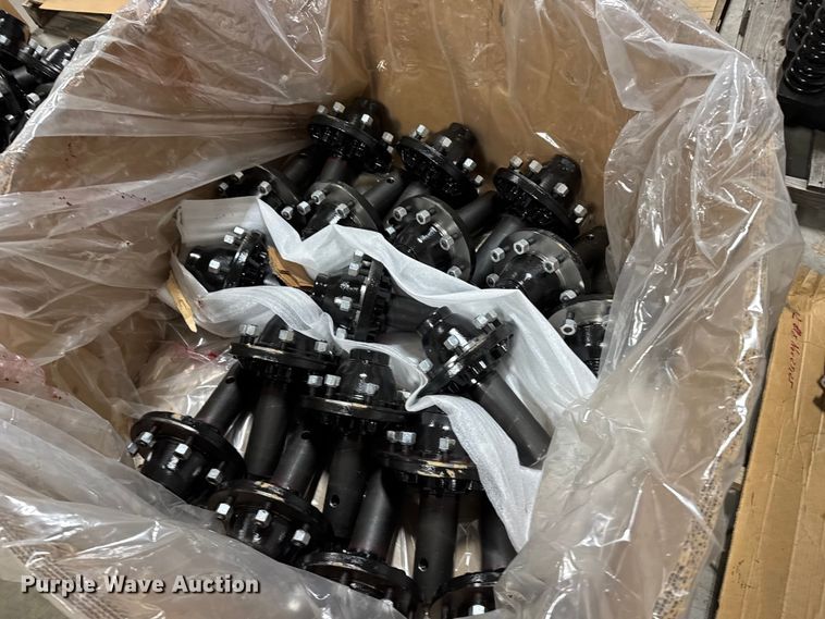 image for item FB0495 Approx. (62) 8 lug hubs