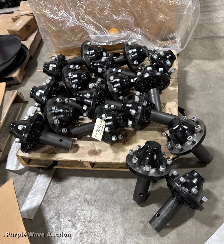 image for item FB0495 Approx. (62) 8 lug hubs