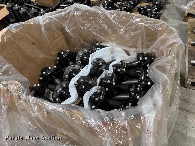 image for item FB0495 Approx. (62) 8 lug hubs