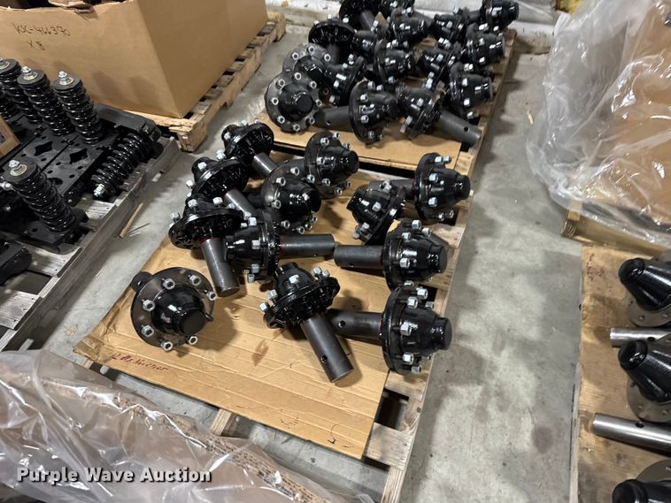 image for item FB0495 Approx. (62) 8 lug hubs