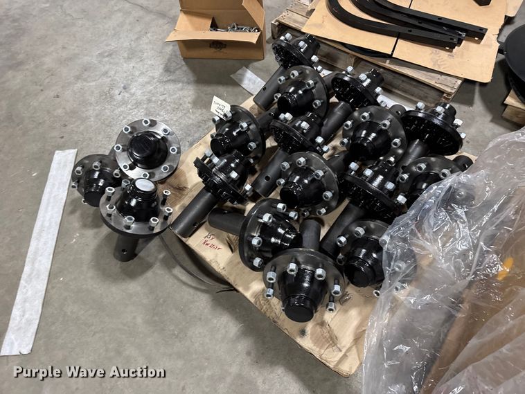 image for item FB0495 Approx. (62) 8 lug hubs