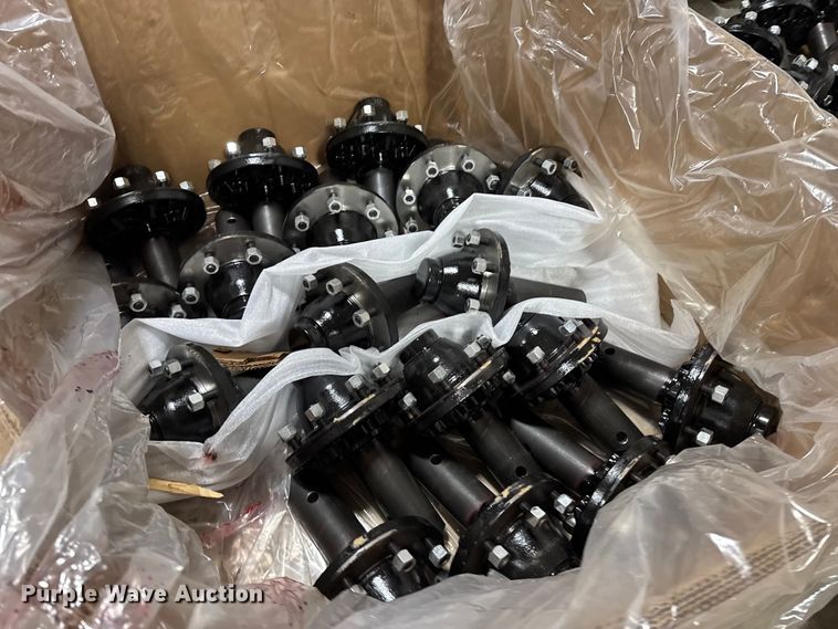 image for item FB0495 Approx. (62) 8 lug hubs