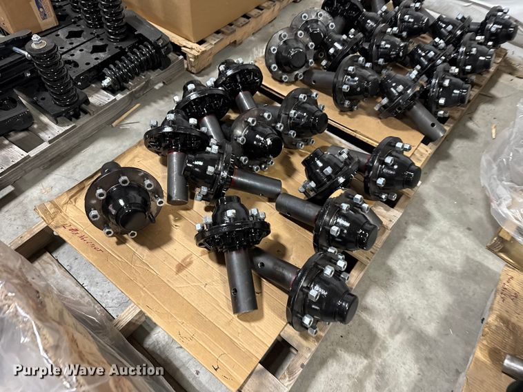 image for item FB0495 Approx. (62) 8 lug hubs