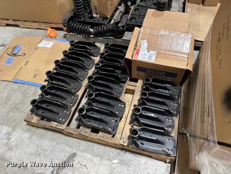 image for item FB0497 (16) row Shield Ag spilt mount row unit for NH3