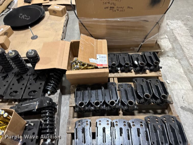 image for item FB0497 (16) row Shield Ag spilt mount row unit for NH3