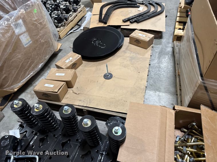 image for item FB0497 (16) row Shield Ag spilt mount row unit for NH3