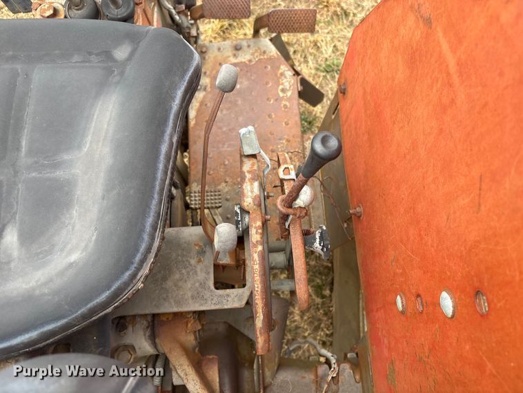 image for item FI0037 Massey Ferguson 285 tractor