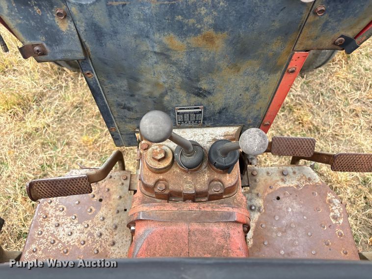 image for item FI0037 Massey Ferguson 285 tractor