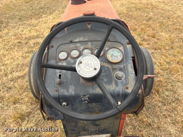 image for item FI0037 Massey Ferguson 285 tractor