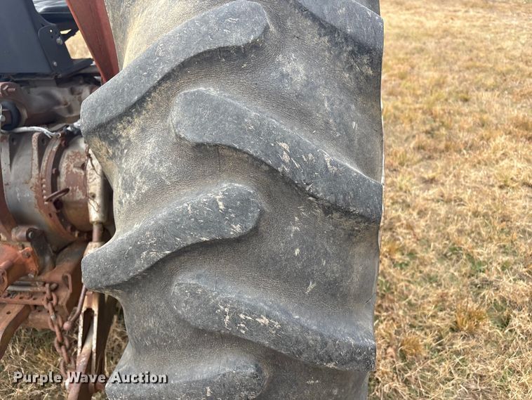 image for item FI0037 Massey Ferguson 285 tractor