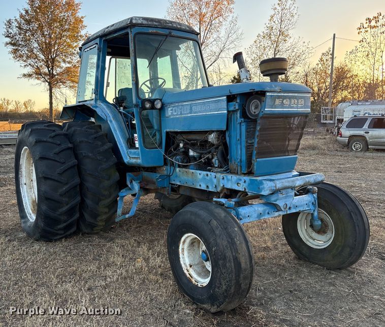 image for item FI0050 Ford 8700 tractor