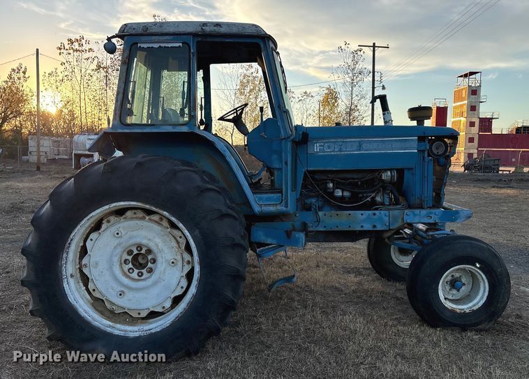 image for item FI0050 Ford 8700 tractor