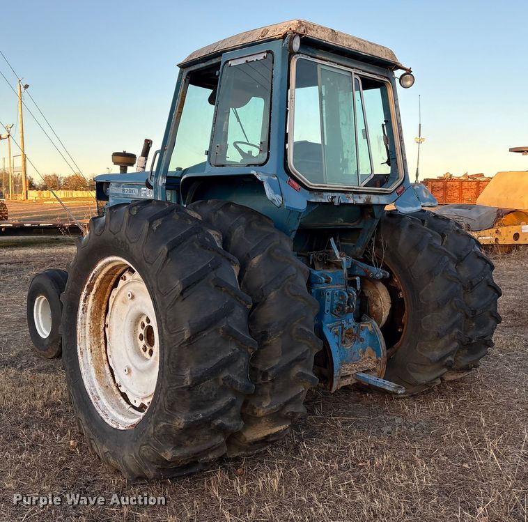 image for item FI0050 Ford 8700 tractor