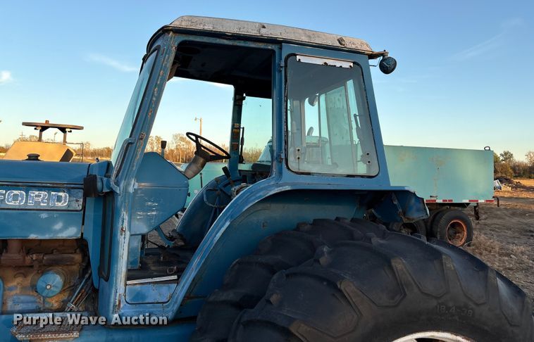 image for item FI0050 Ford 8700 tractor