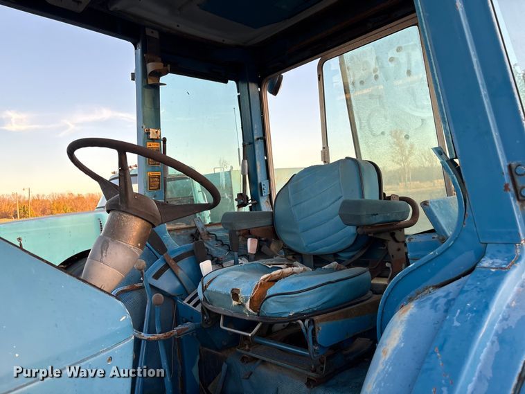 image for item FI0050 Ford 8700 tractor