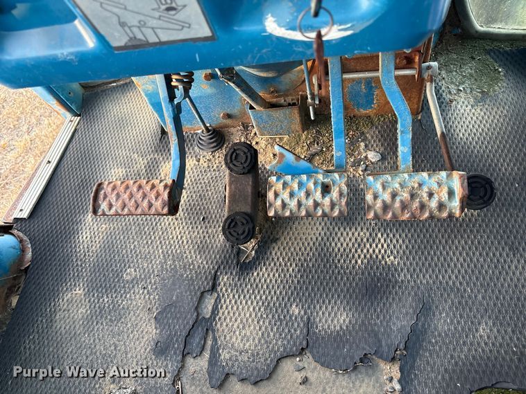 image for item FI0050 Ford 8700 tractor