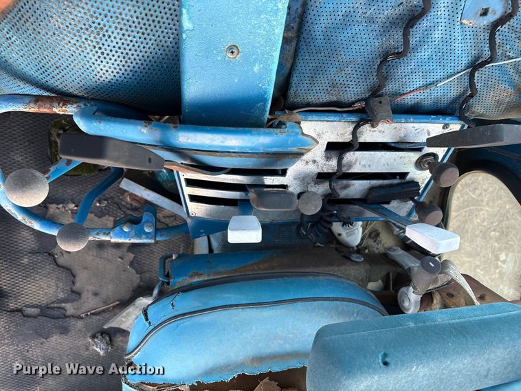 image for item FI0050 Ford 8700 tractor