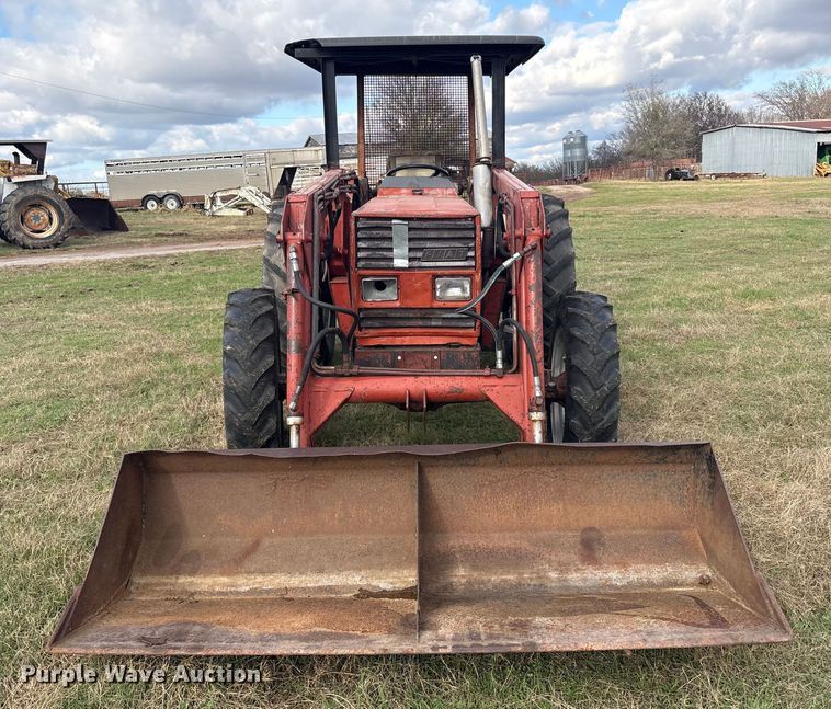 image for item FI0069 Hesston 466DT/L/20 MFWD tractor